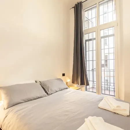 Vista Museo Arte In Pieno Centro Con Parcheggio Sotterraneo * Turín